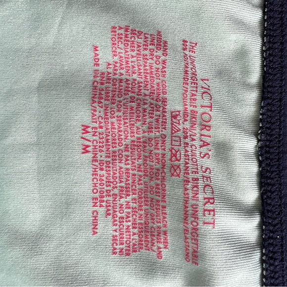 Victoria’s Secret Bikini - Picture 4 of 5